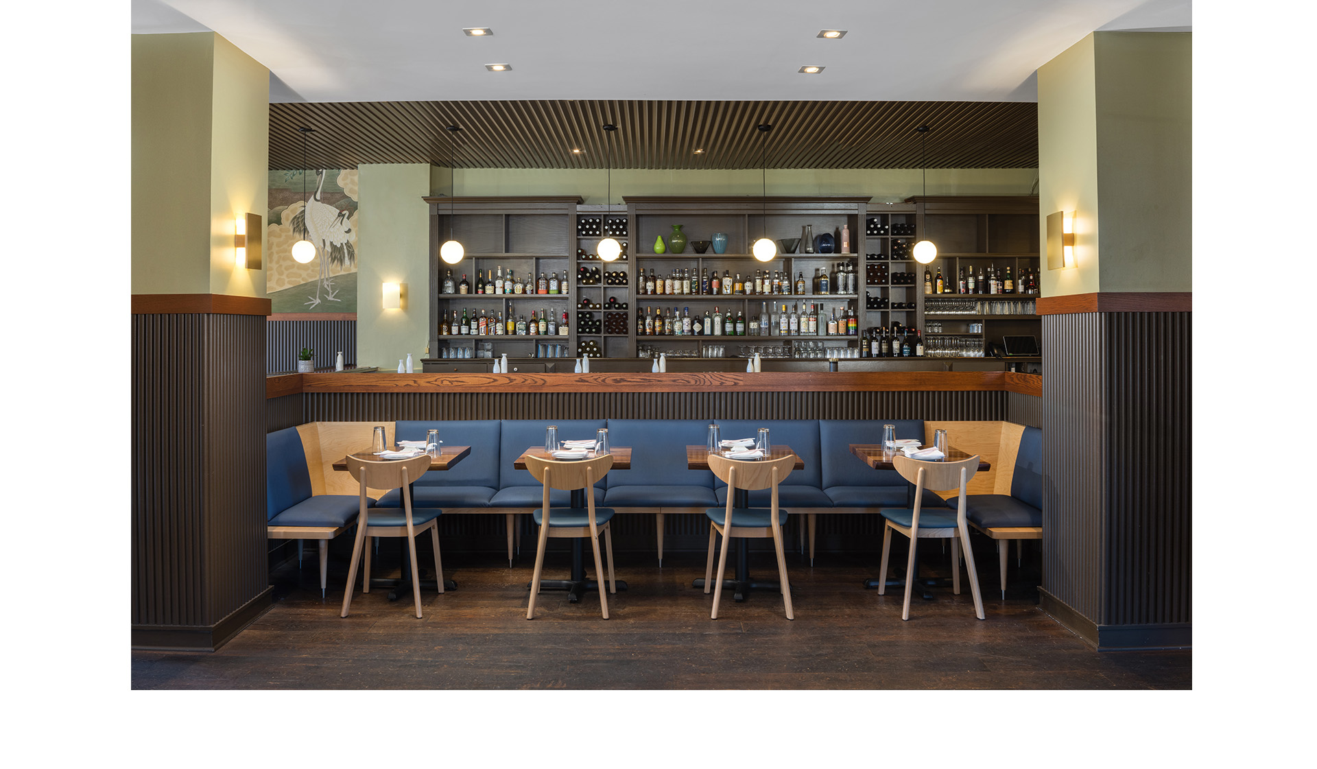 NAHRA_RESTAURANT_.PERRY’S_3