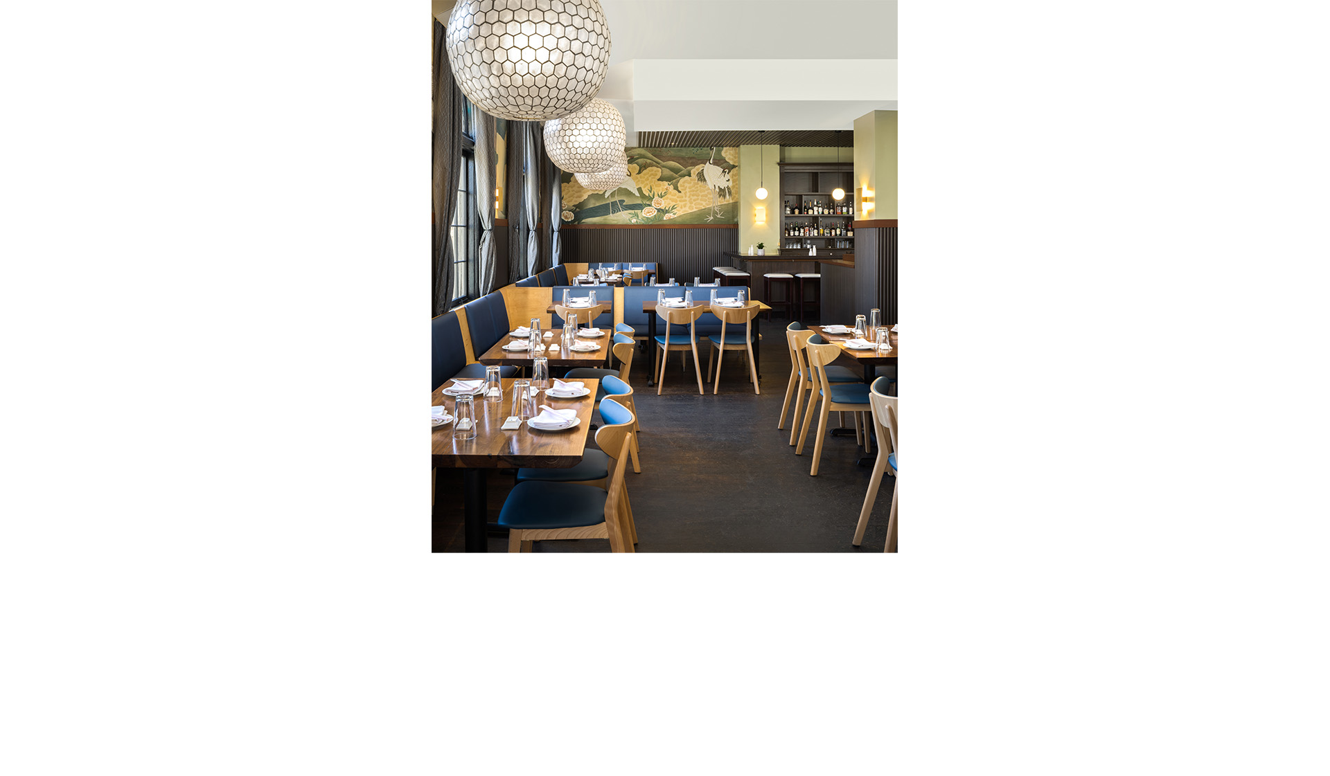 NAHRA_RESTAURANT_.PERRY’S_4.